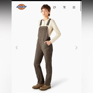 Dickies women’s overalls. Size small regular. Greenish brown mushroom color.